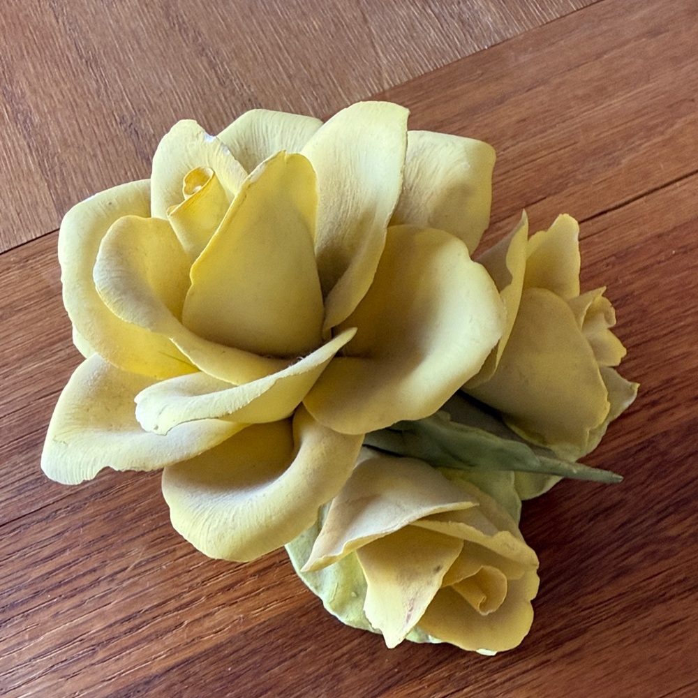 Vintage Golden Crown Yellow porcelain  Rose Bouquet